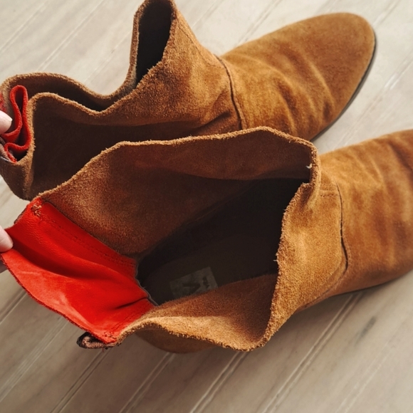 Dolce Vita Soft Suede Leather Back Zipper Slouchy Short Heel Chelsea Booties - Picture 7 of 13